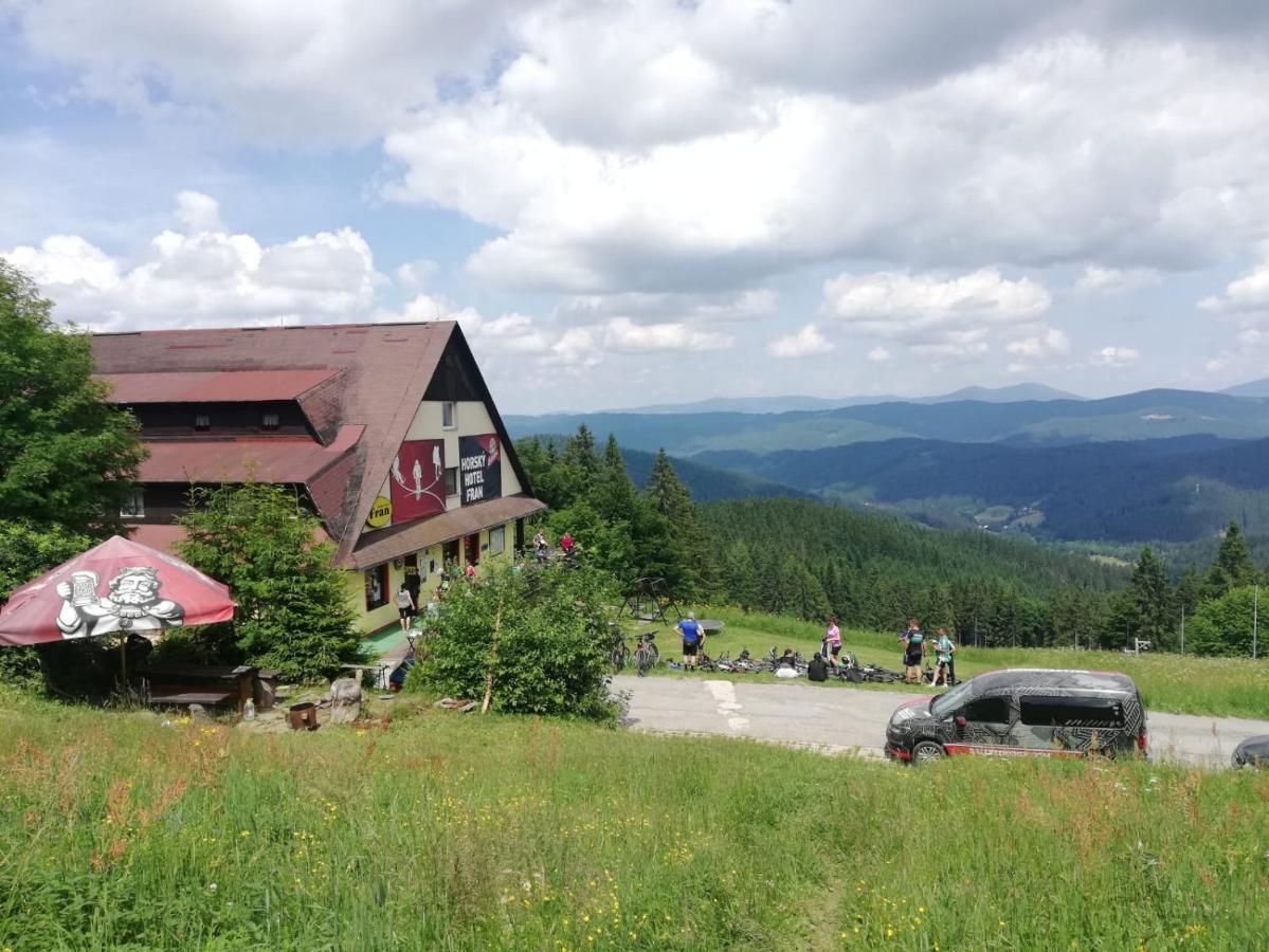 Hotel Fran Маков Екстериор снимка