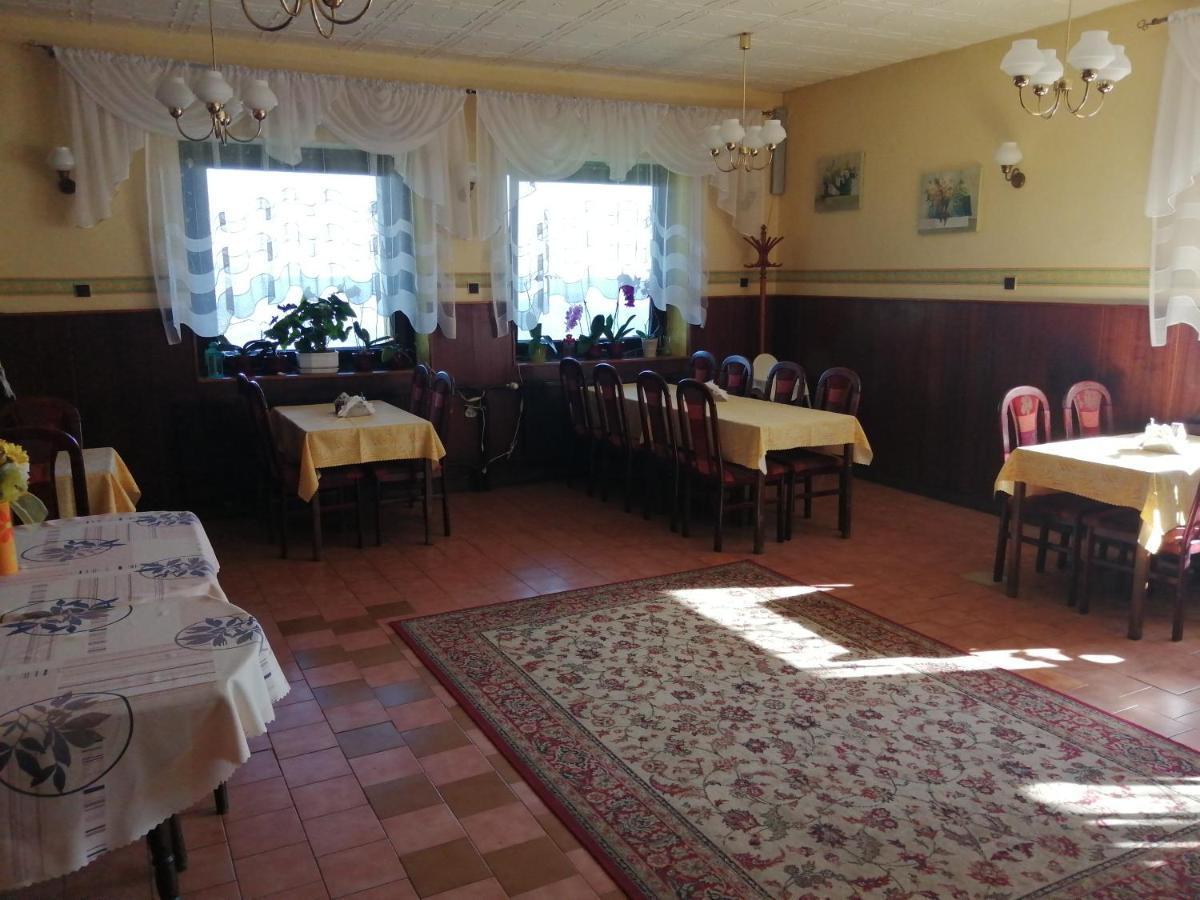 Hotel Fran Маков Екстериор снимка