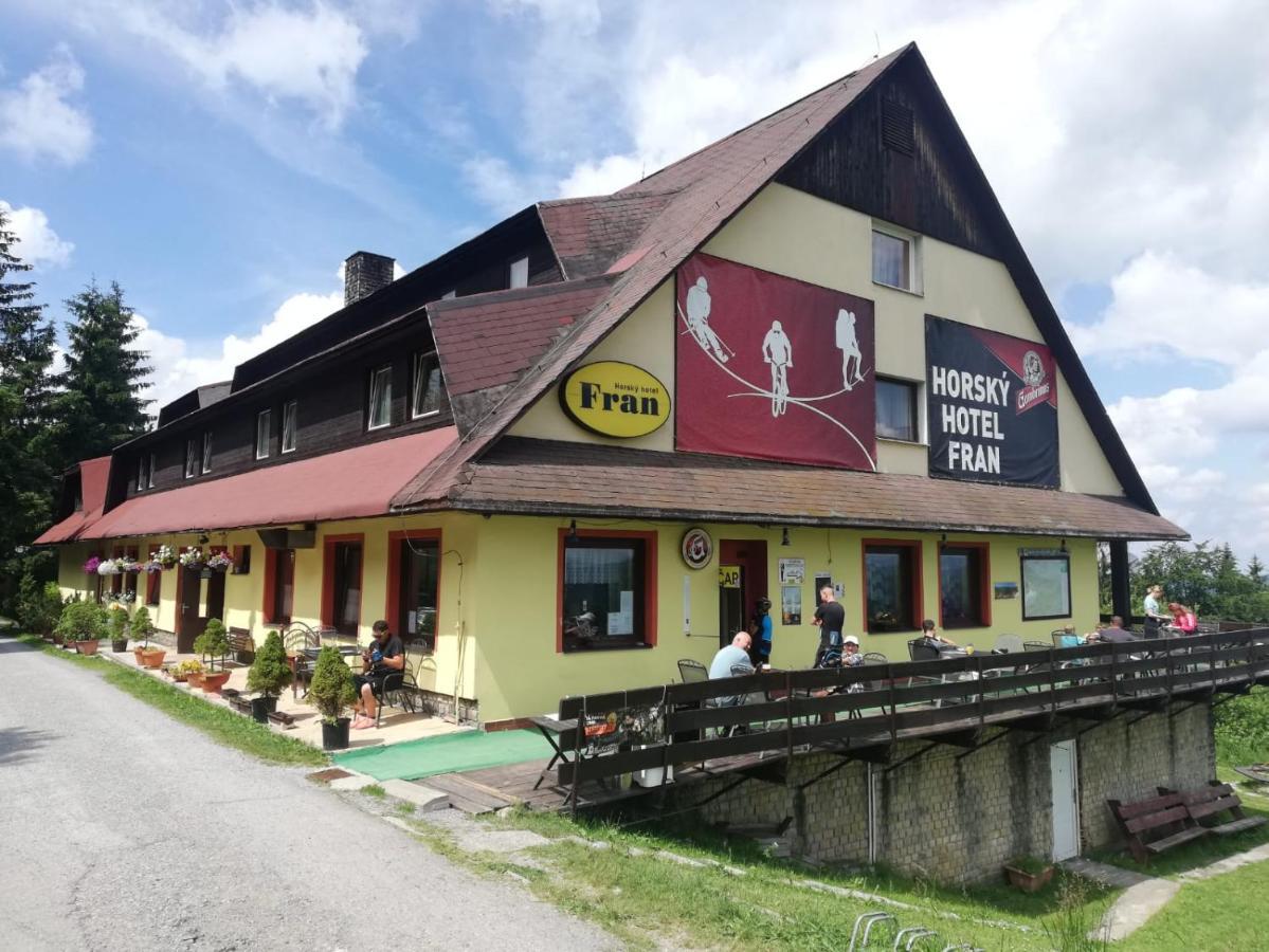 Hotel Fran Маков Екстериор снимка