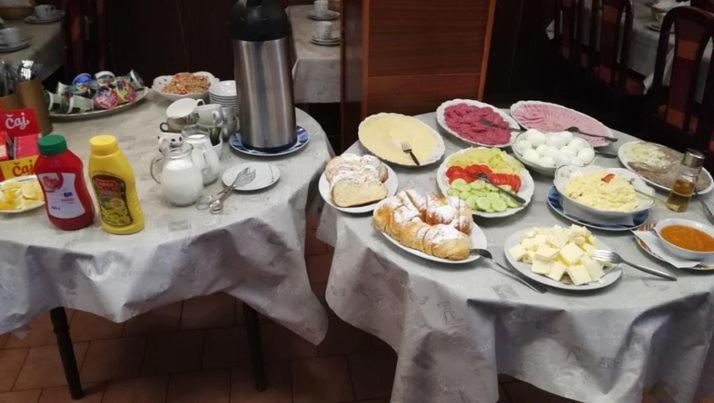 Hotel Fran Маков Екстериор снимка