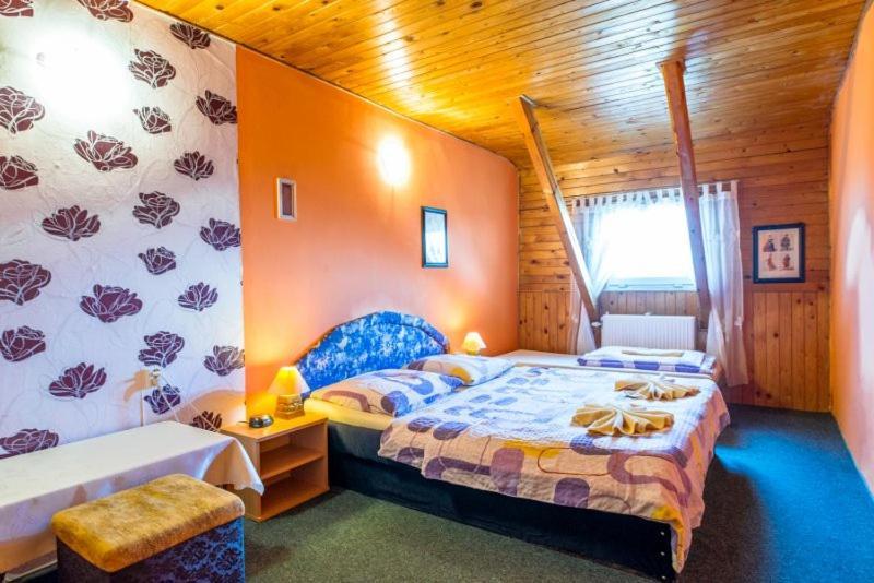 Hotel Fran Маков Екстериор снимка