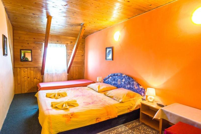 Hotel Fran Маков Екстериор снимка